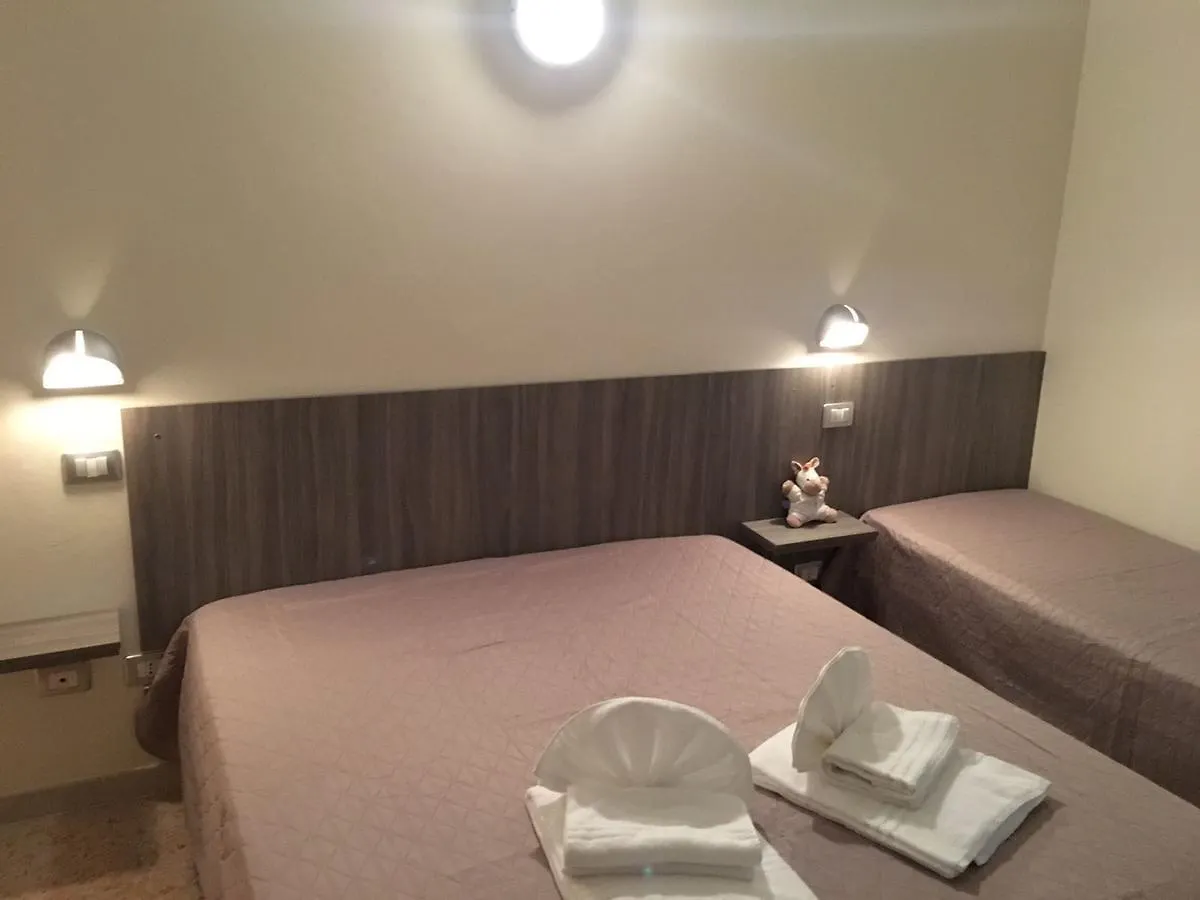 Hotel Rebola Rimini 3*,